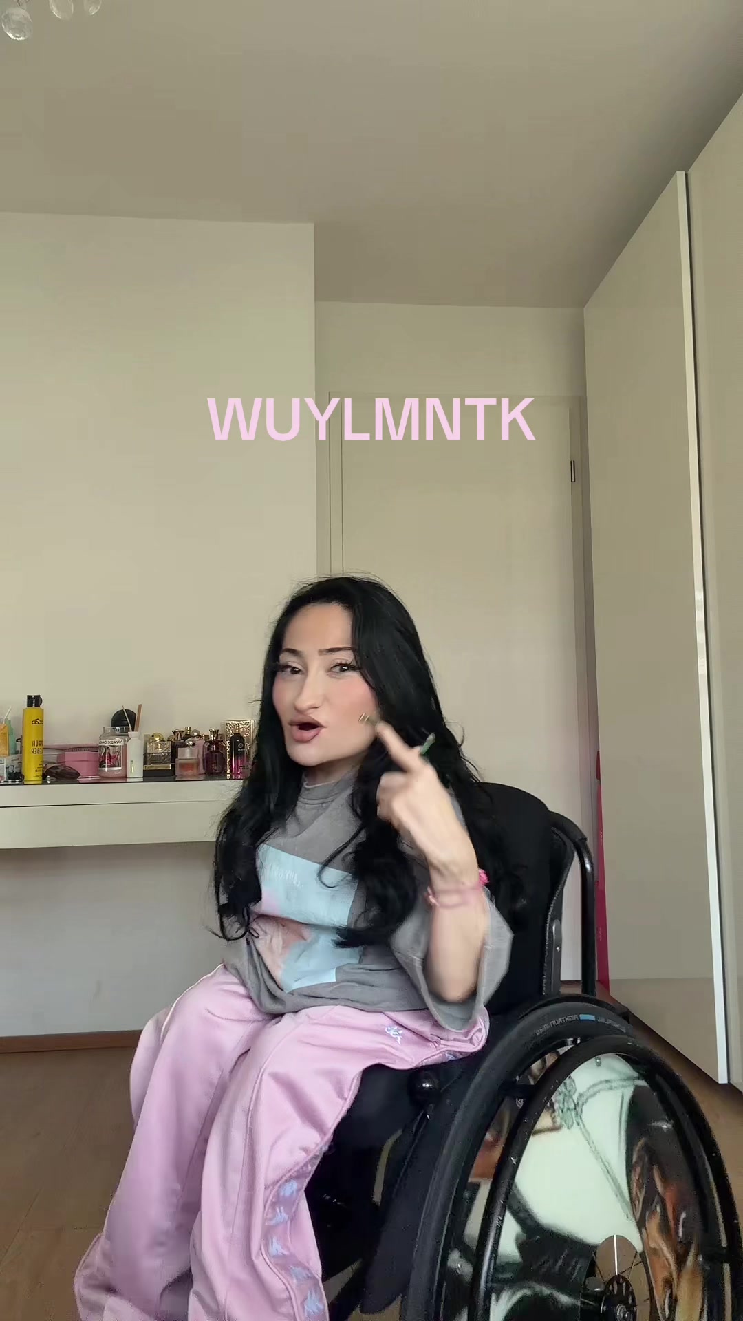 @rockahontaz