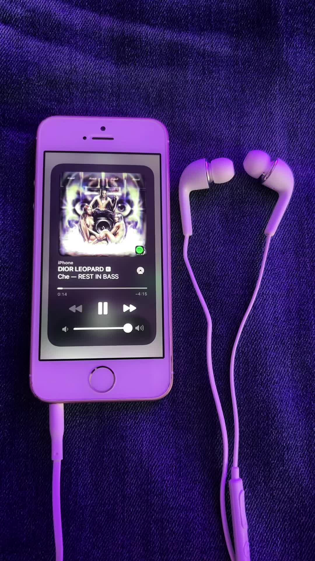 @𖣂