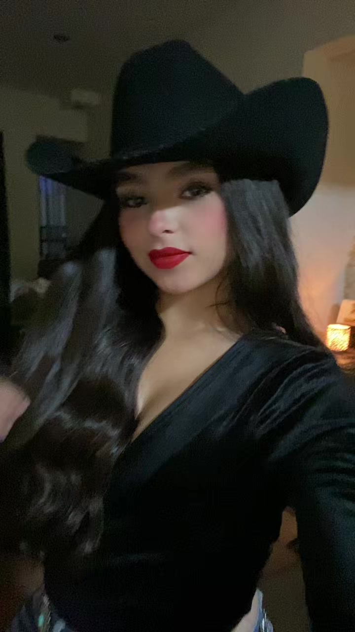 @𝒱𝒾ℴ𝓁ℯ𝓉𝓉𝒶𝒯𝒶𝒸𝒽ℴ💋