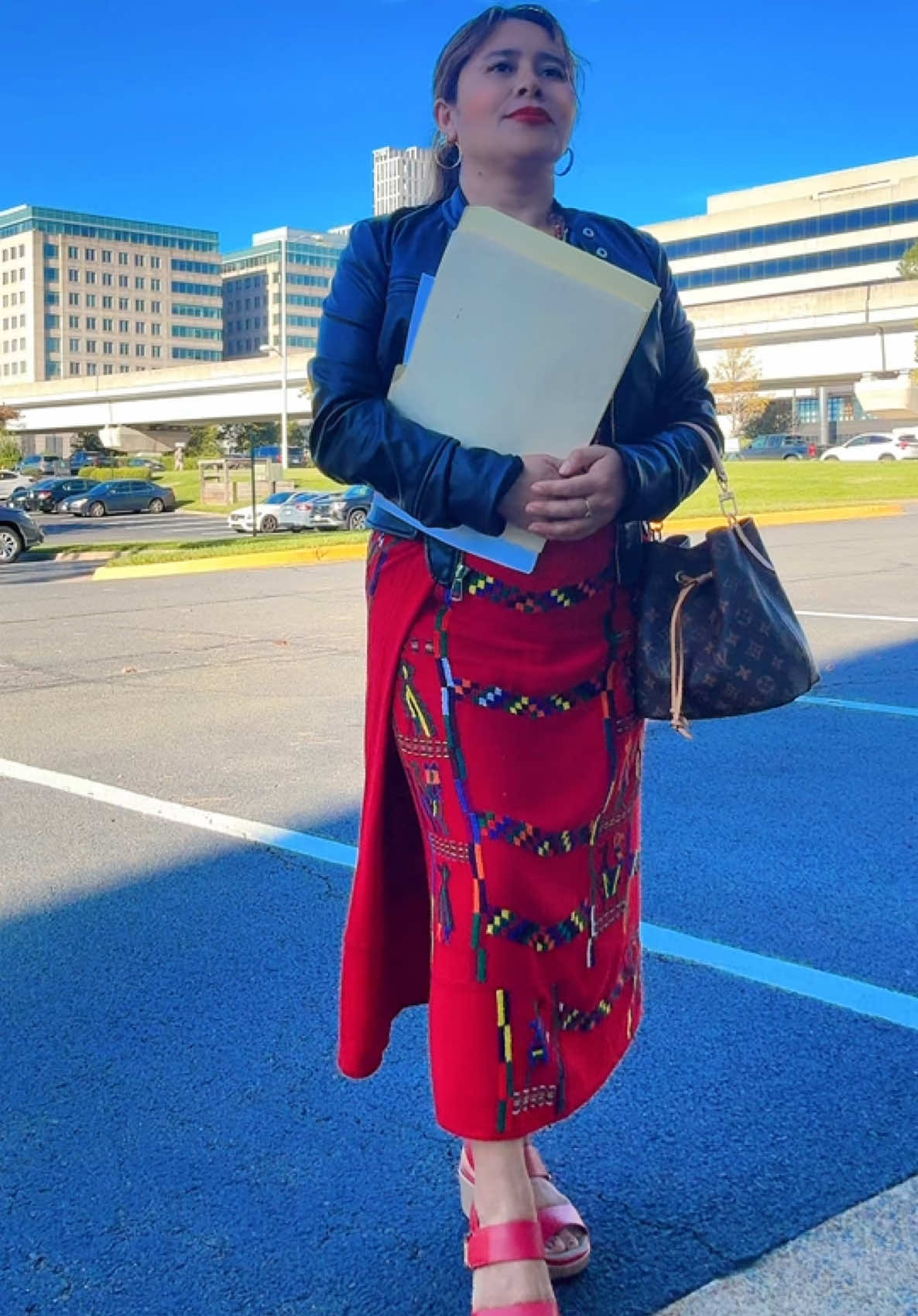 @Elena De León