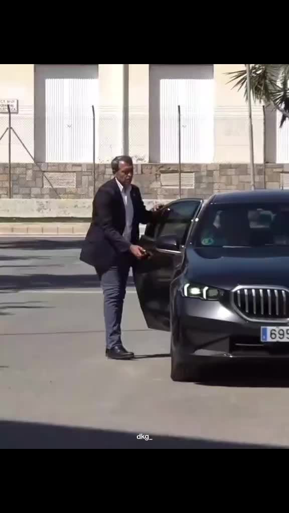 @PŔÍÑÇĔṢ̌Ṣ̌ ŁĔØÑÕŘ 👑
