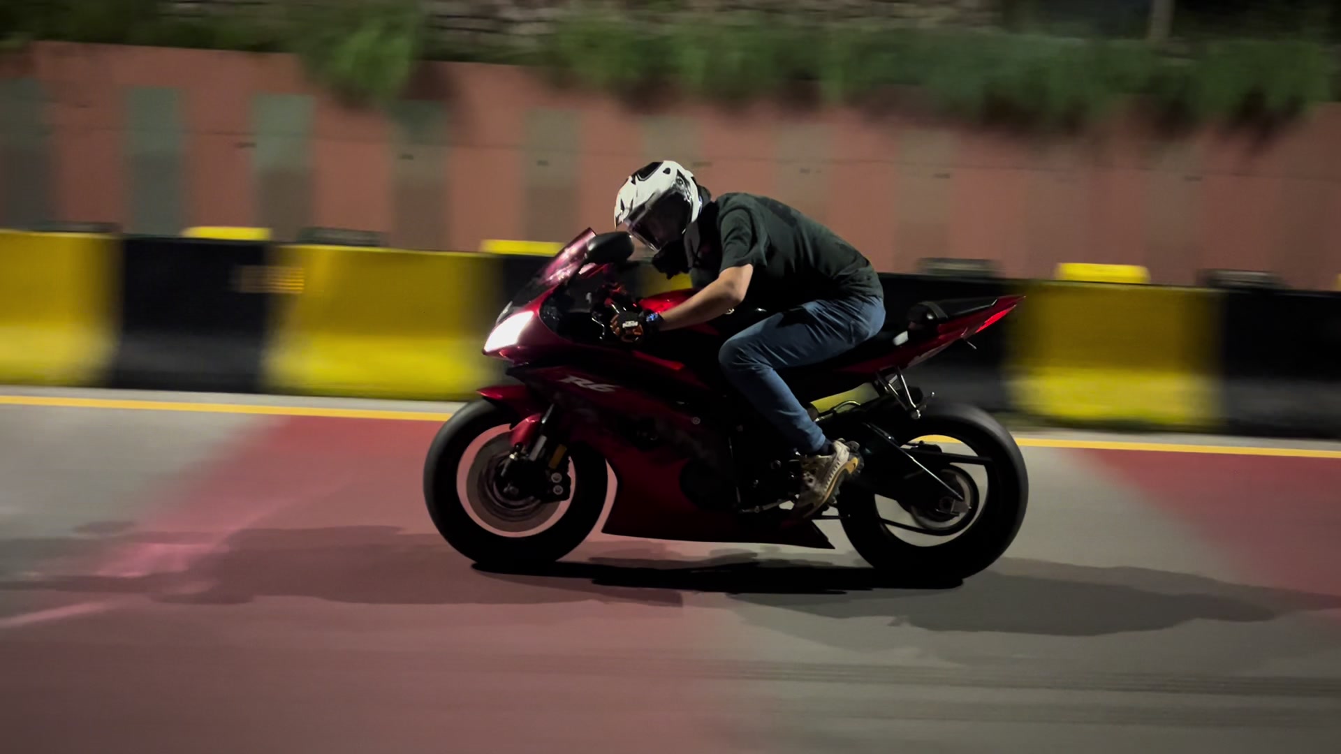@Qamar Biker ๐