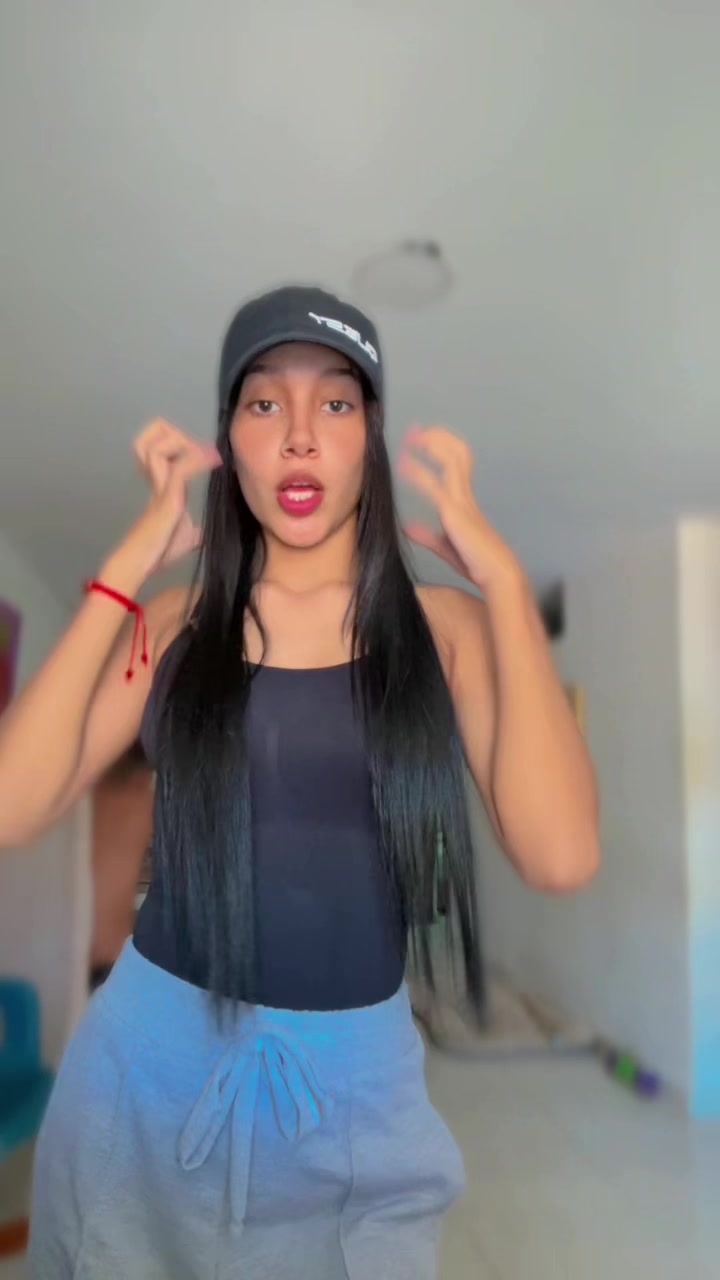 @Hayley_fonseca