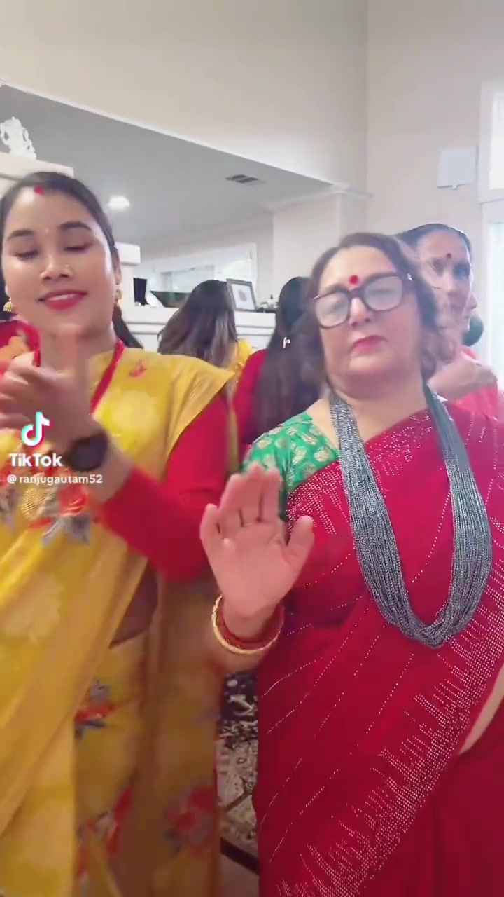 @Resham Chaudhary 🇳🇵🇺🇸 ✌️