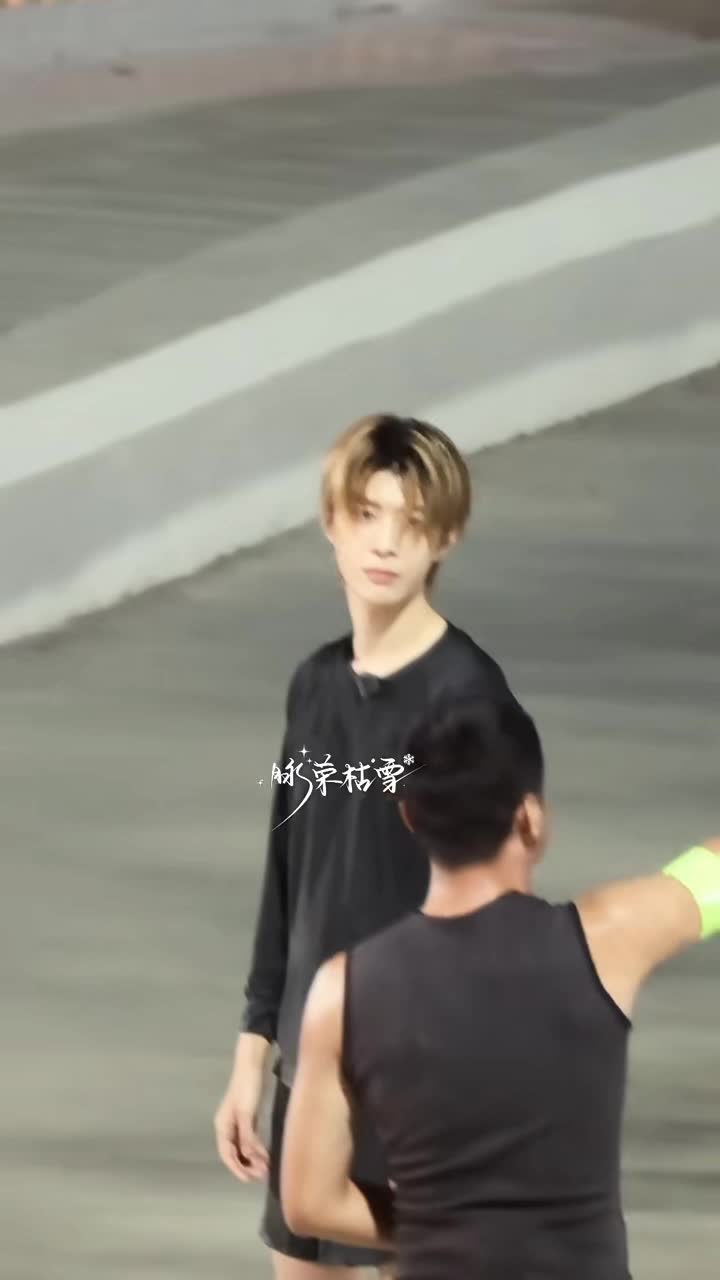 @𝙯𝙝𝙬