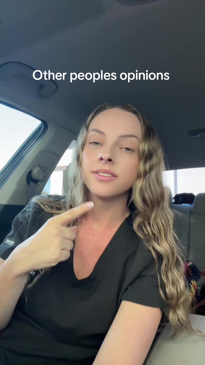 @Ash🍒