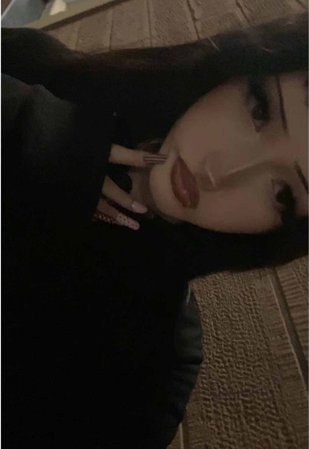 @Luzi ໒꒱