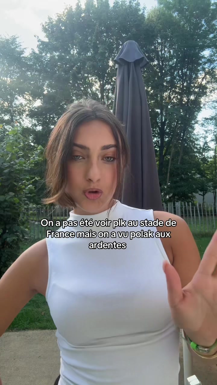 @Victoria / Model