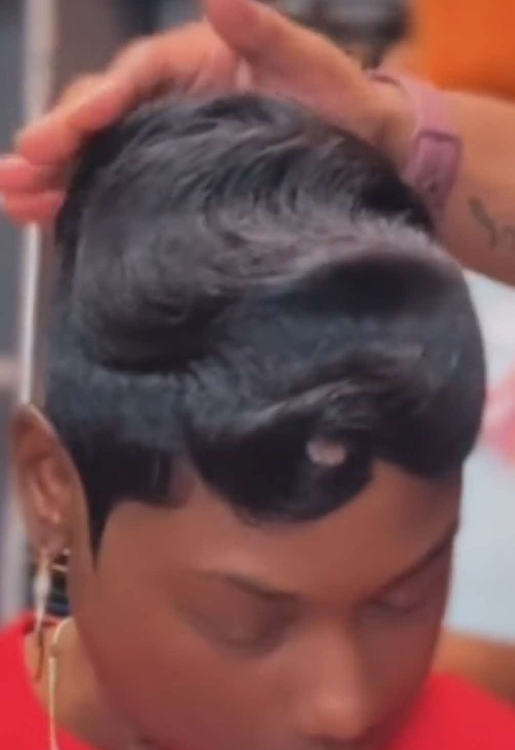 @Tee Que.TheHairPistol