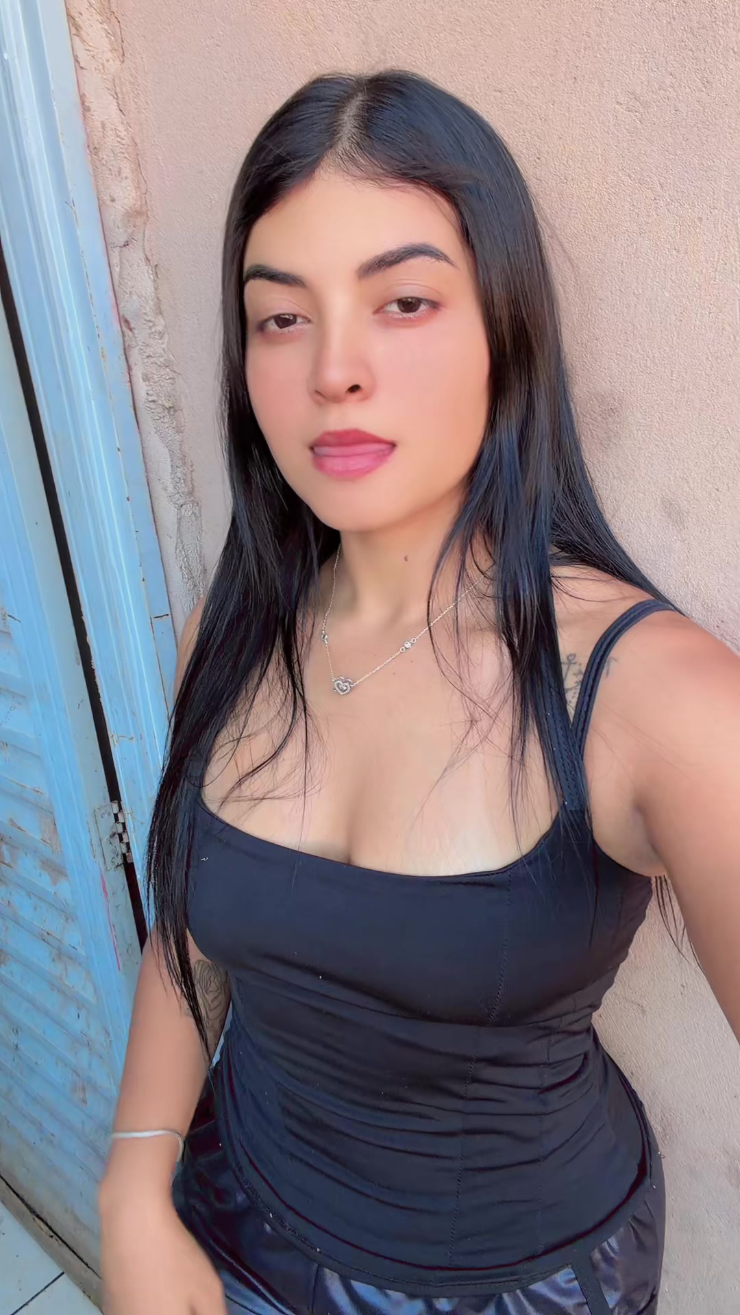 @Bruna Ellem751