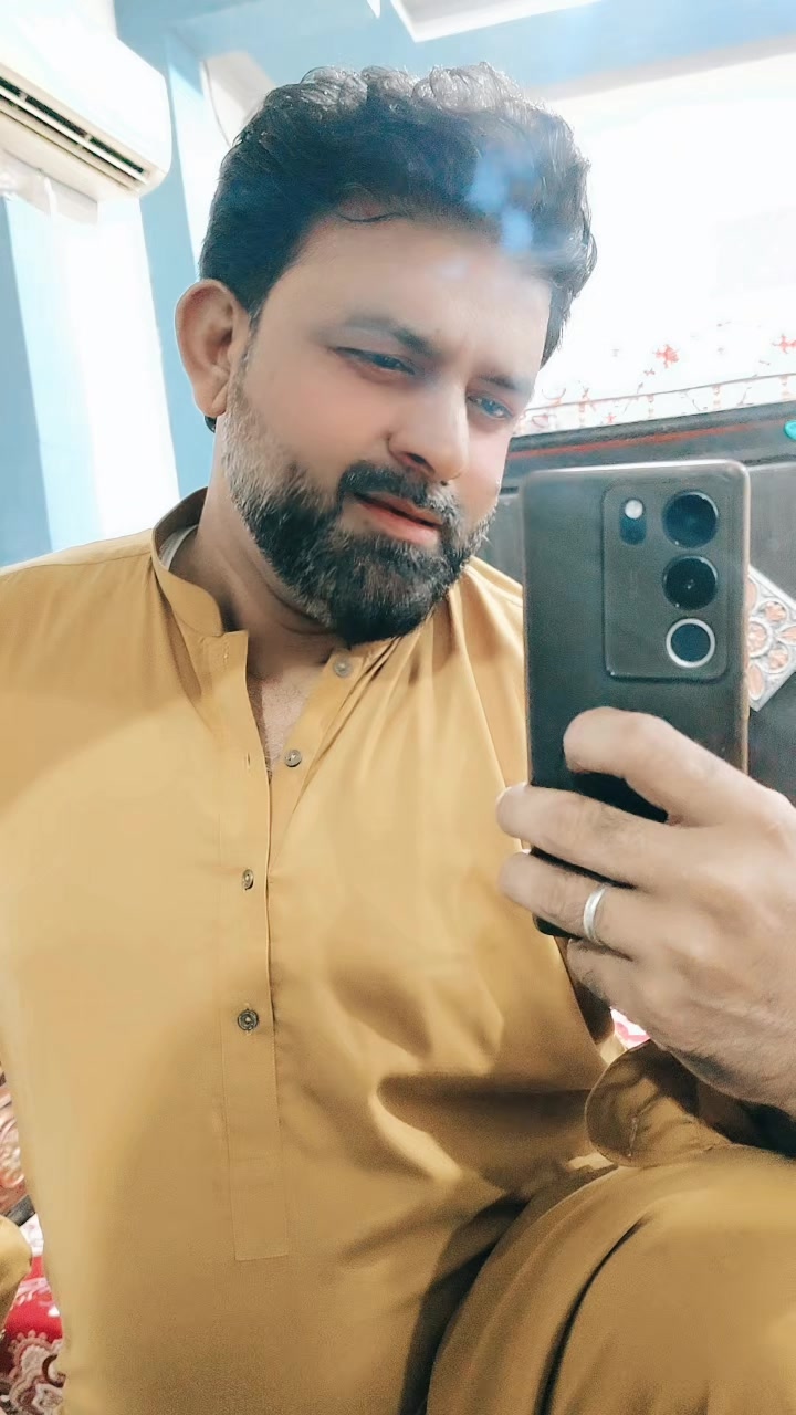 @IRFAN ALI 👑
