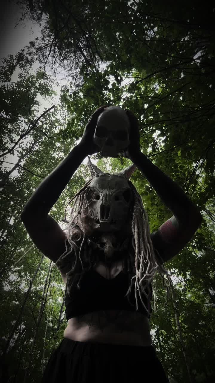 @MonsterMommy🕷️