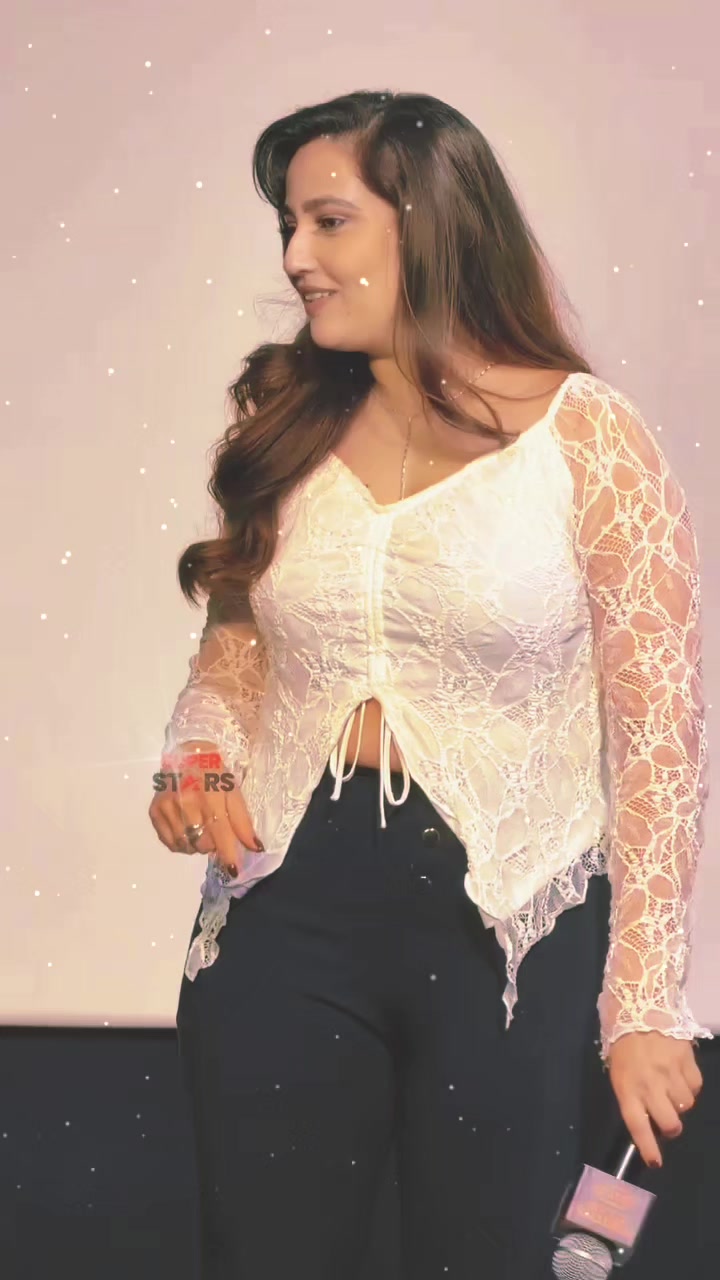 @𝙨𝐚𝐫𝐚𝐡 𝐤𝐡𝐚𝐧 𝟒𝟔 ❤
