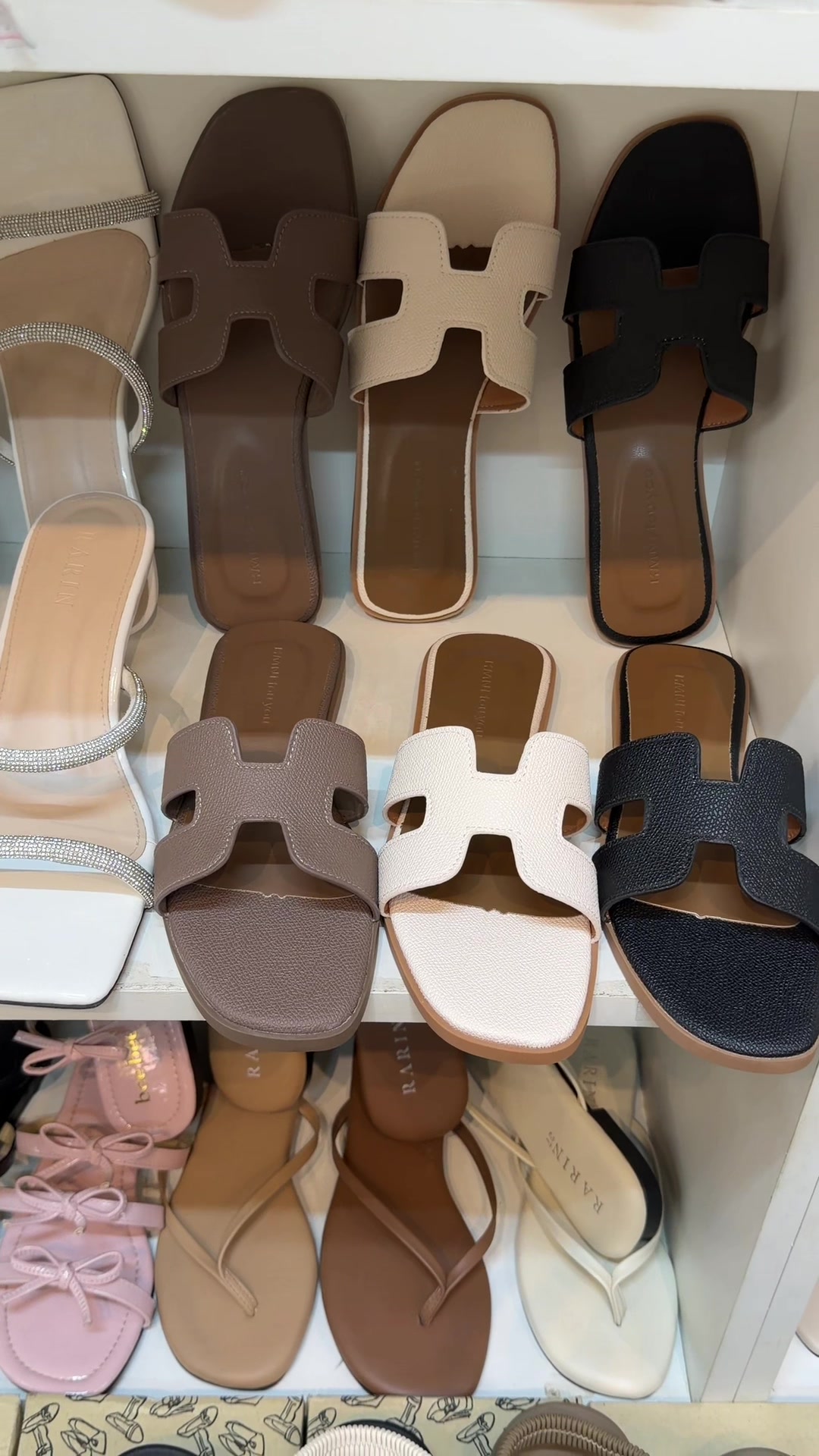 @MHK Footwear (တာချီလိတ်မြို့)