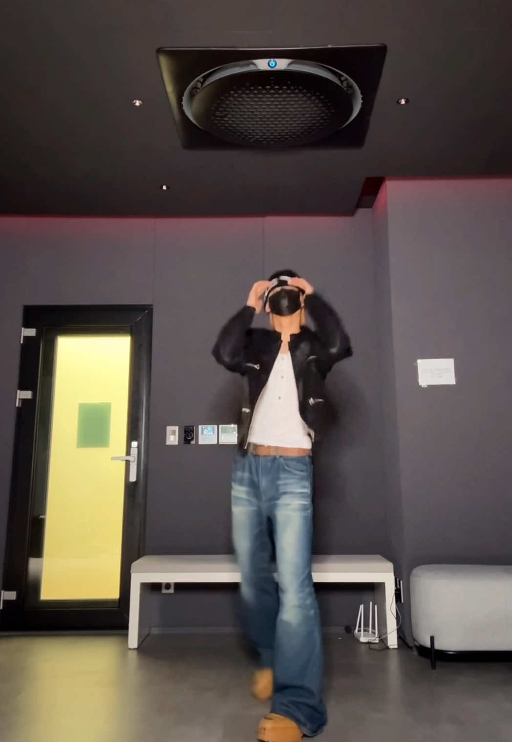 @CLOSE YOUR EYES
