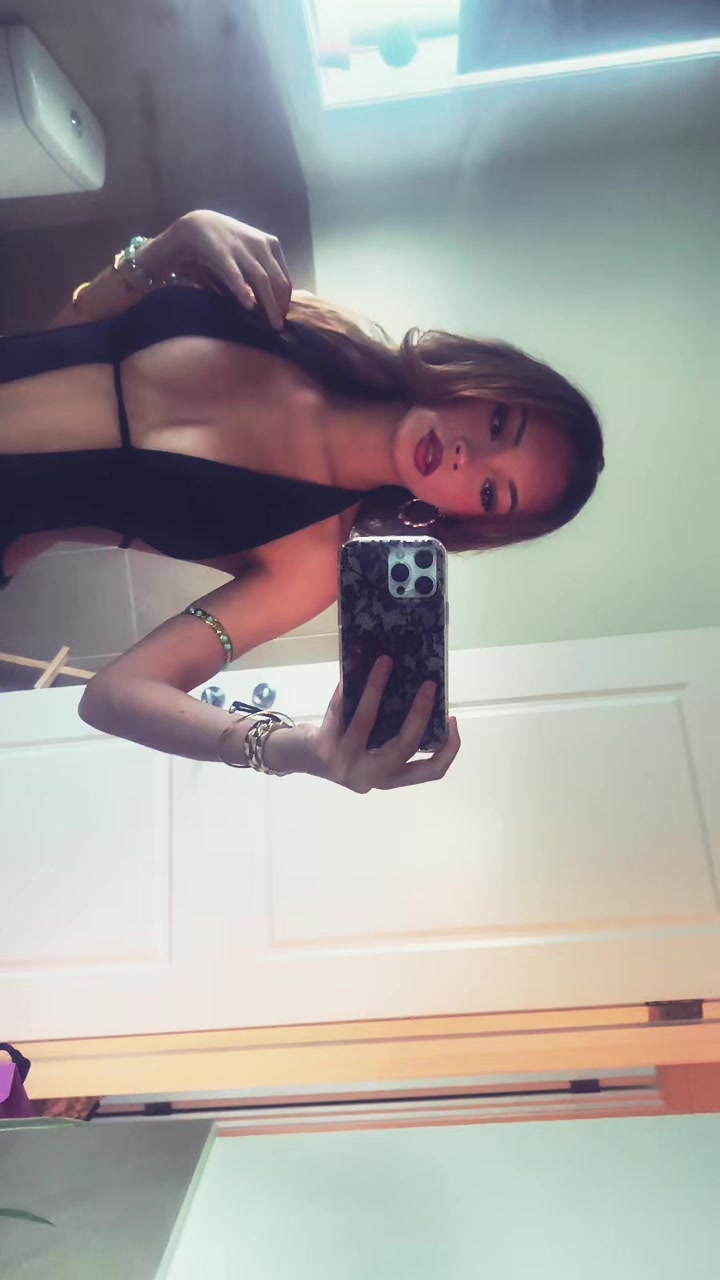 @evelyn ˚₊۶ৎ˙⋆