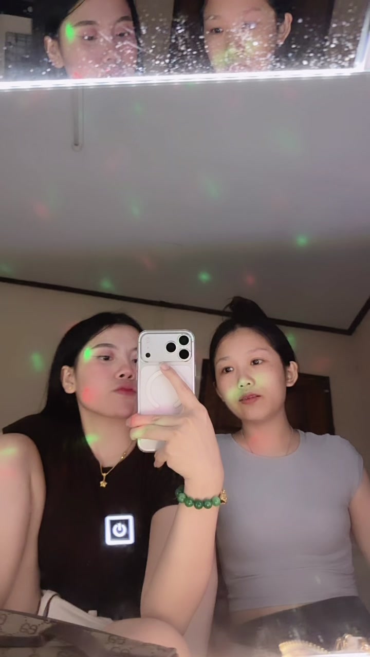 @MeeMee ..🇱🇦🇲🇾…W