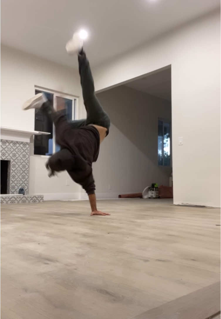 @Bboy_roo