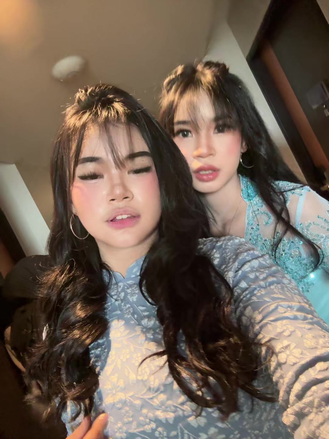 @salila gomez