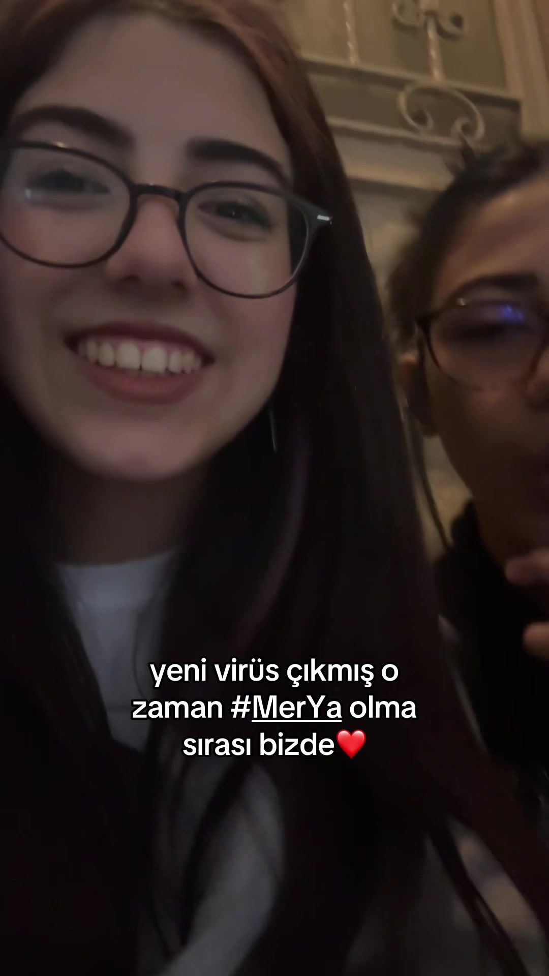 @👸🏻👸🏿