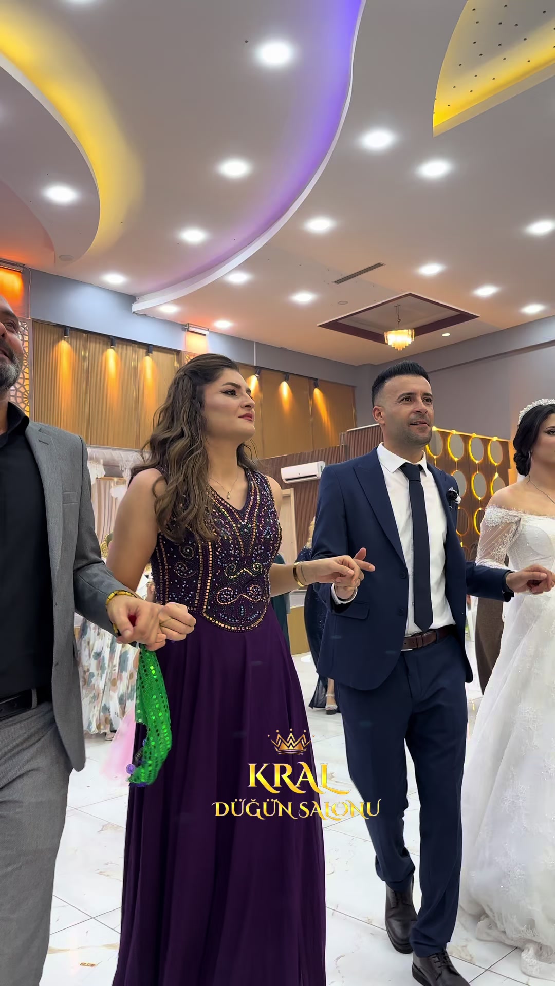 @KRAL D&Uuml;Ğ&Uuml;N SALONU