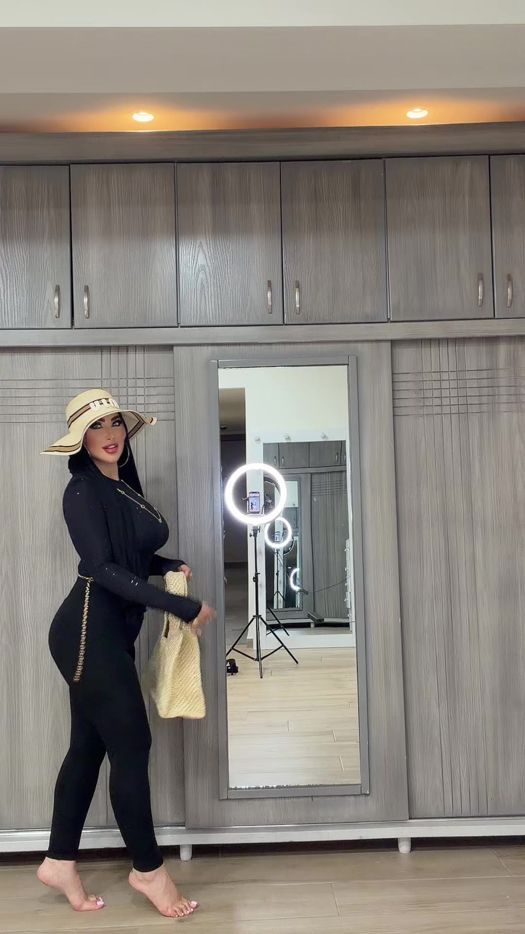 @🧿الملكة نادية🧿