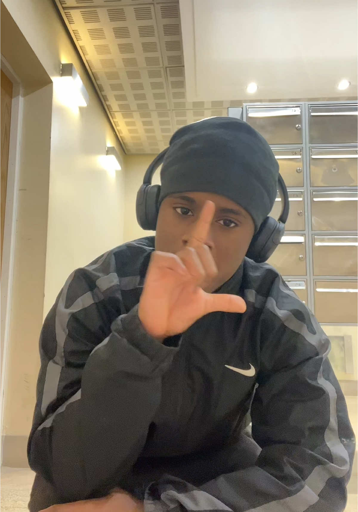 @Mr Akz 🇬🇧
