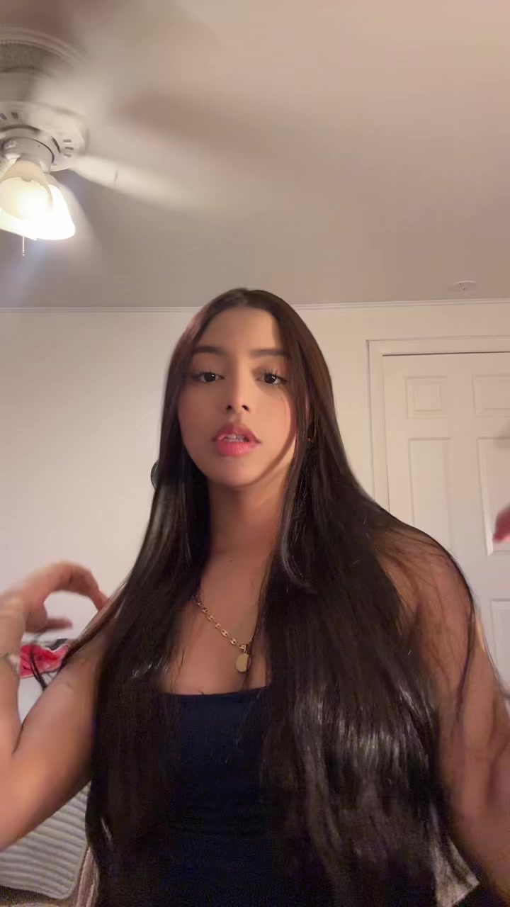 @VALERIA🦦
