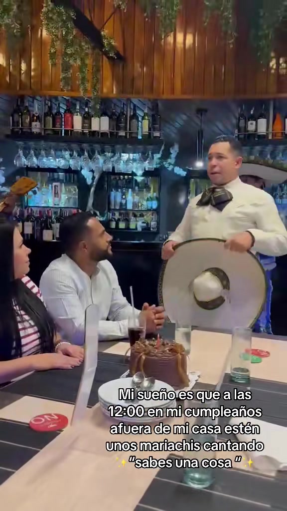 @Julii🦈