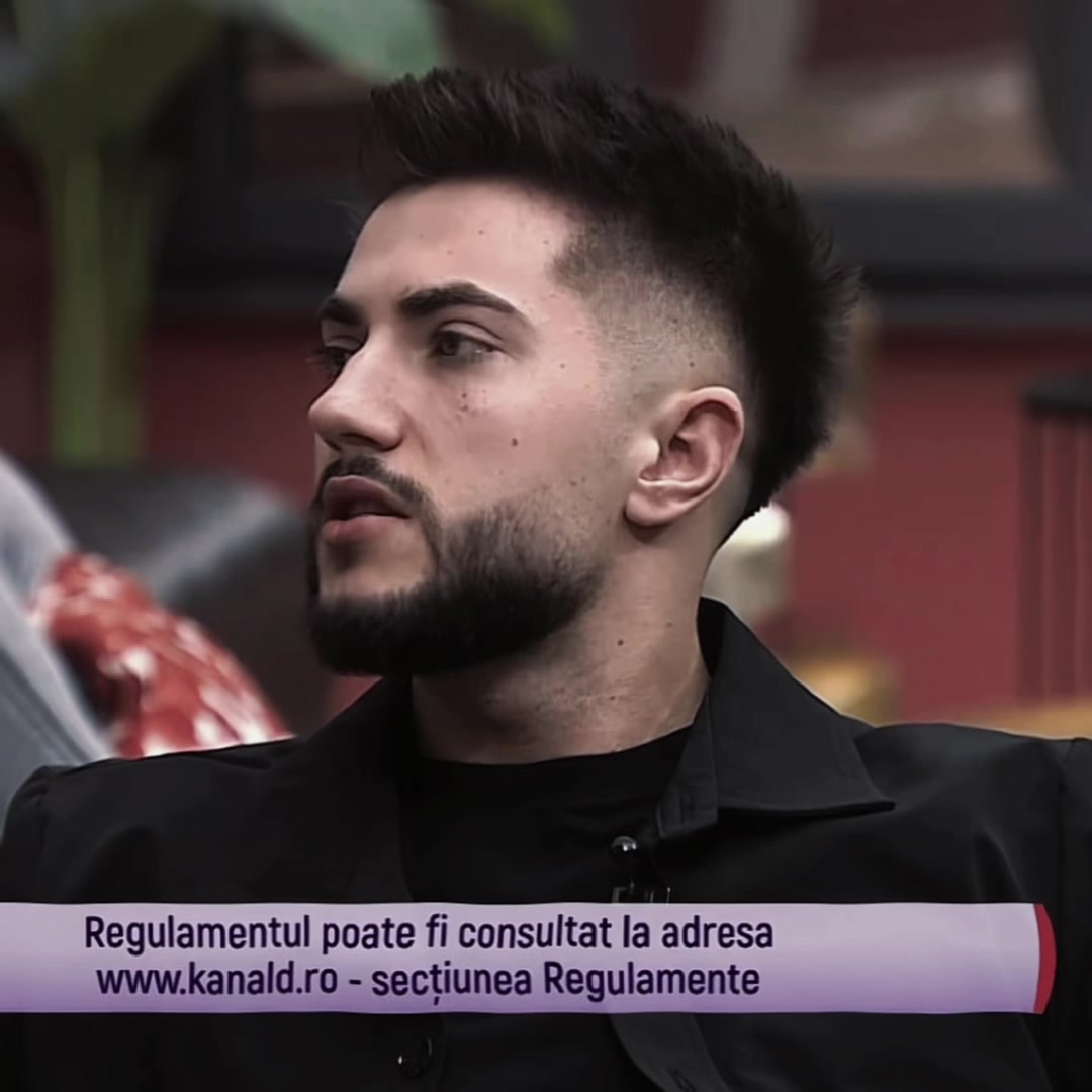 @Elena🩵❤️💜