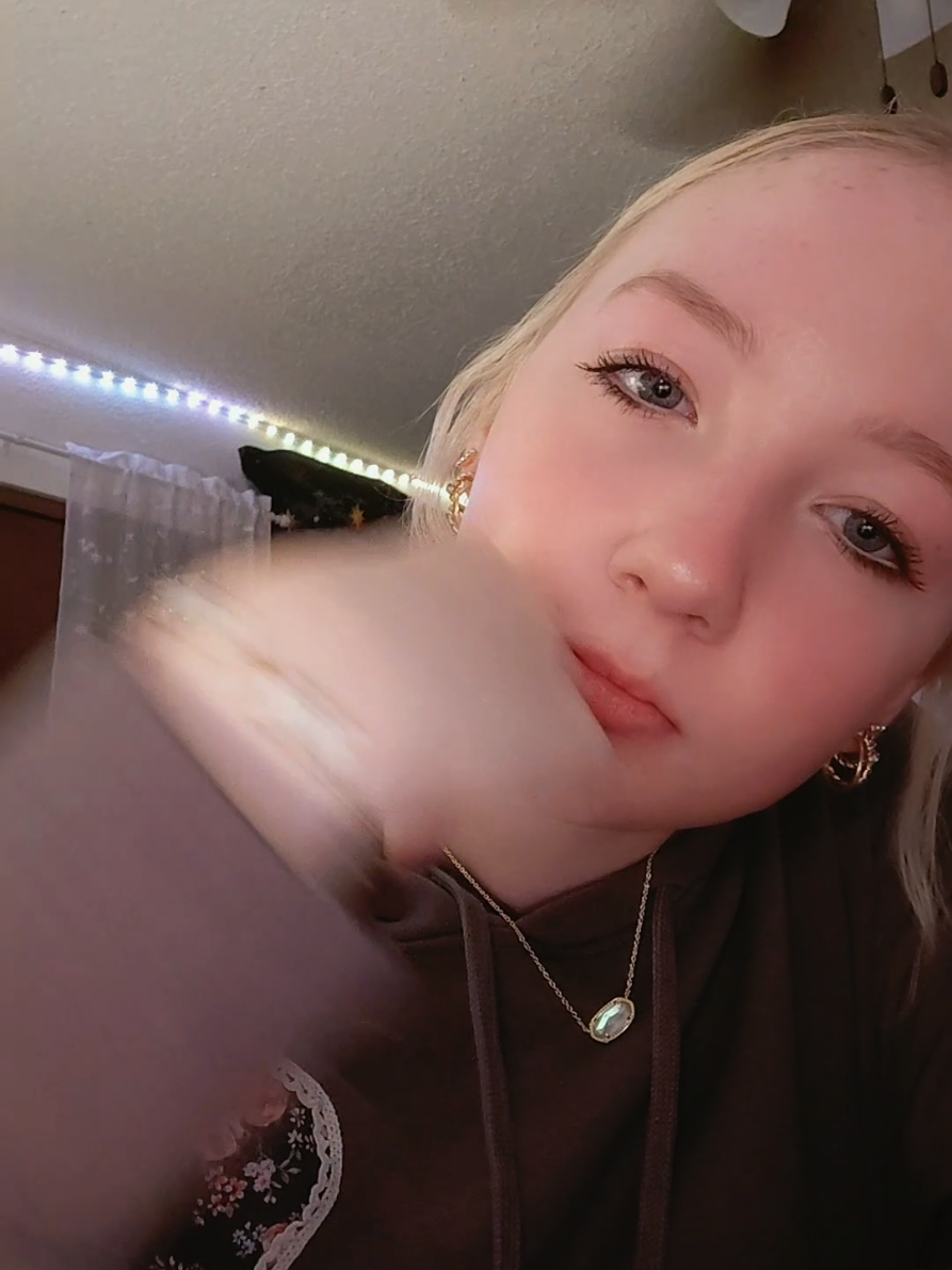 @angie་༘࿐