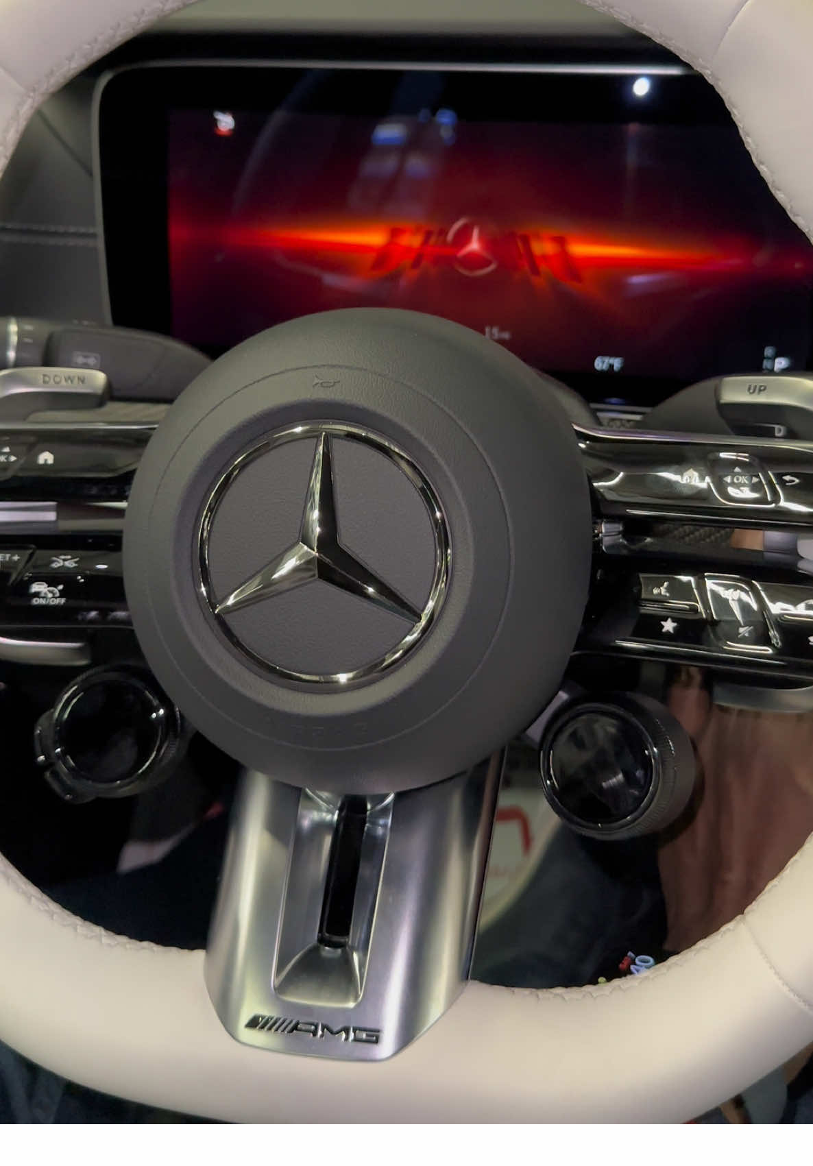 @Mercedes Lounge