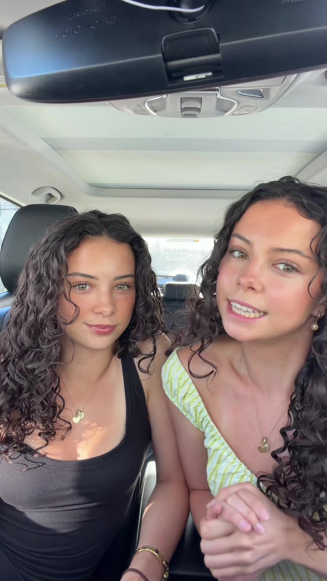 @Ava