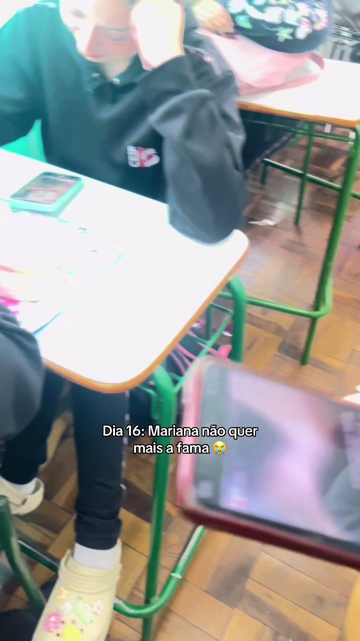 @oq a Mariana está fazendo 🙄