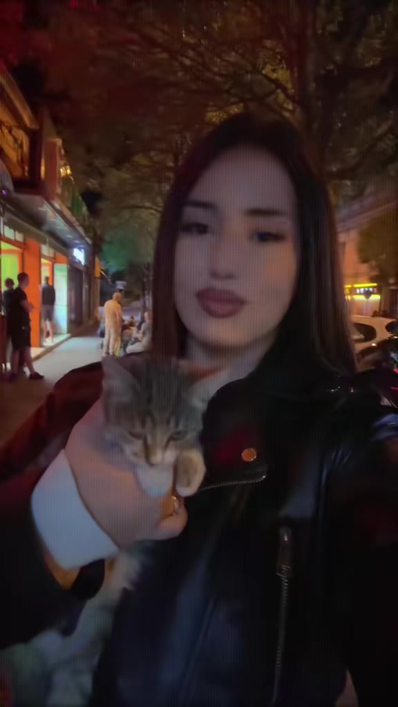 @𝐚𝐧𝐭𝐨𝐧𝐢𝐧𝐚