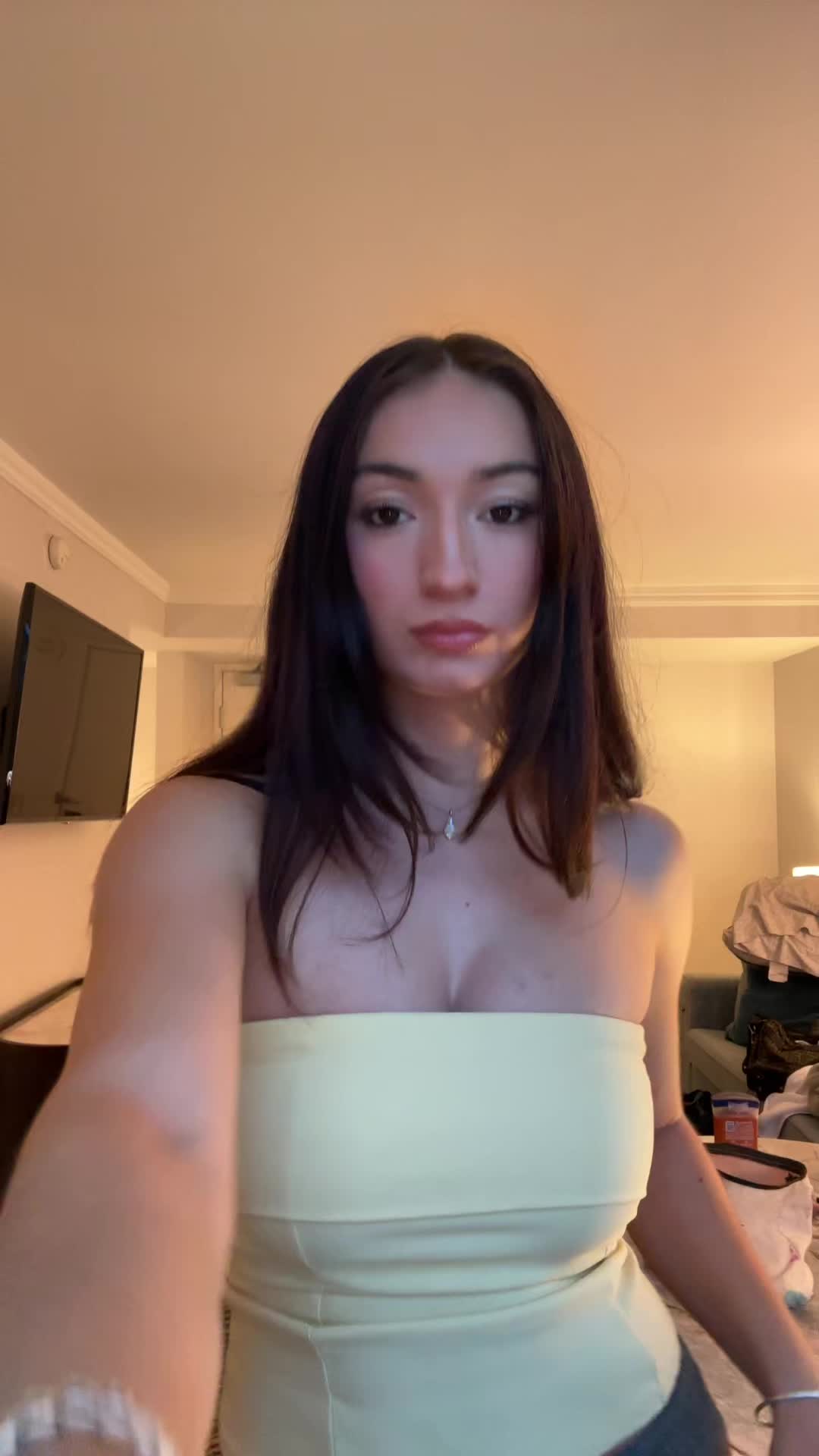@Bella