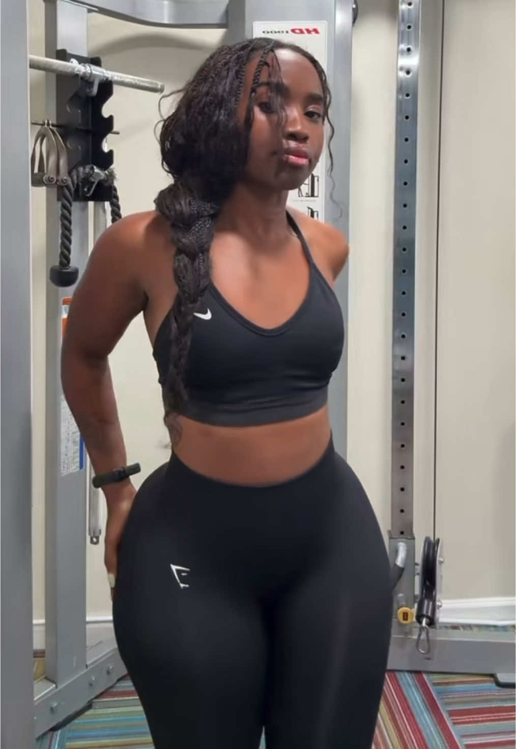 @melavue