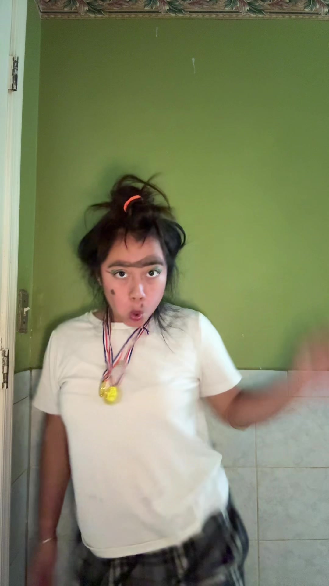 @adamari ๐ญ๐