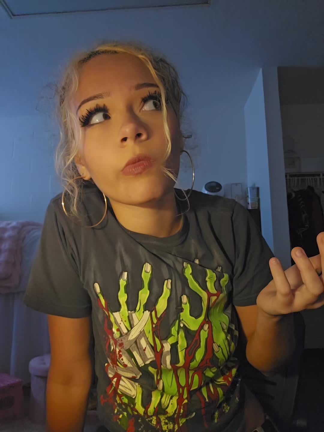 @🦄