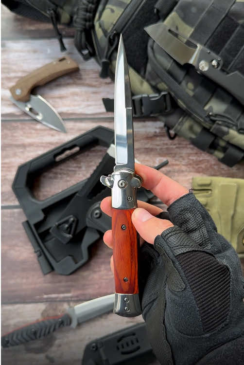 @survival.knives