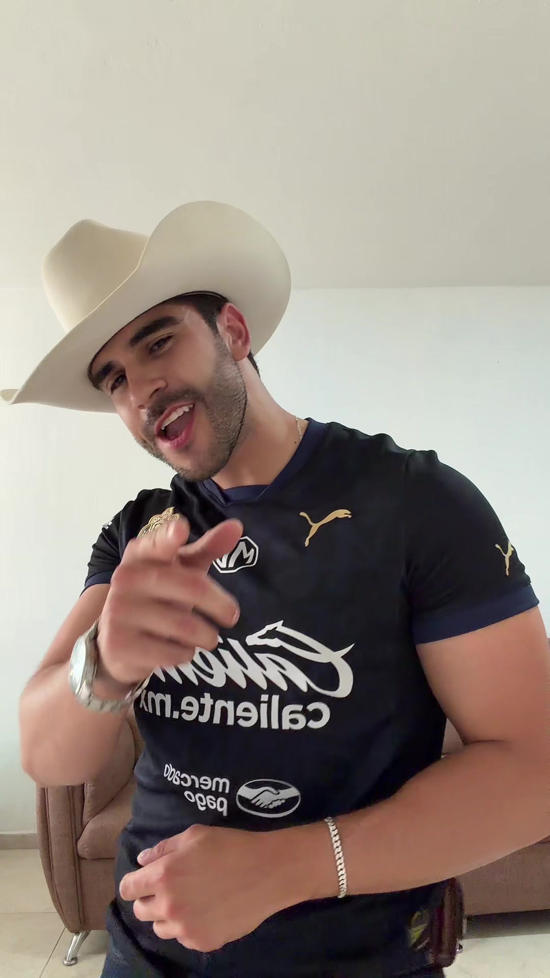 @César Quezada🤠