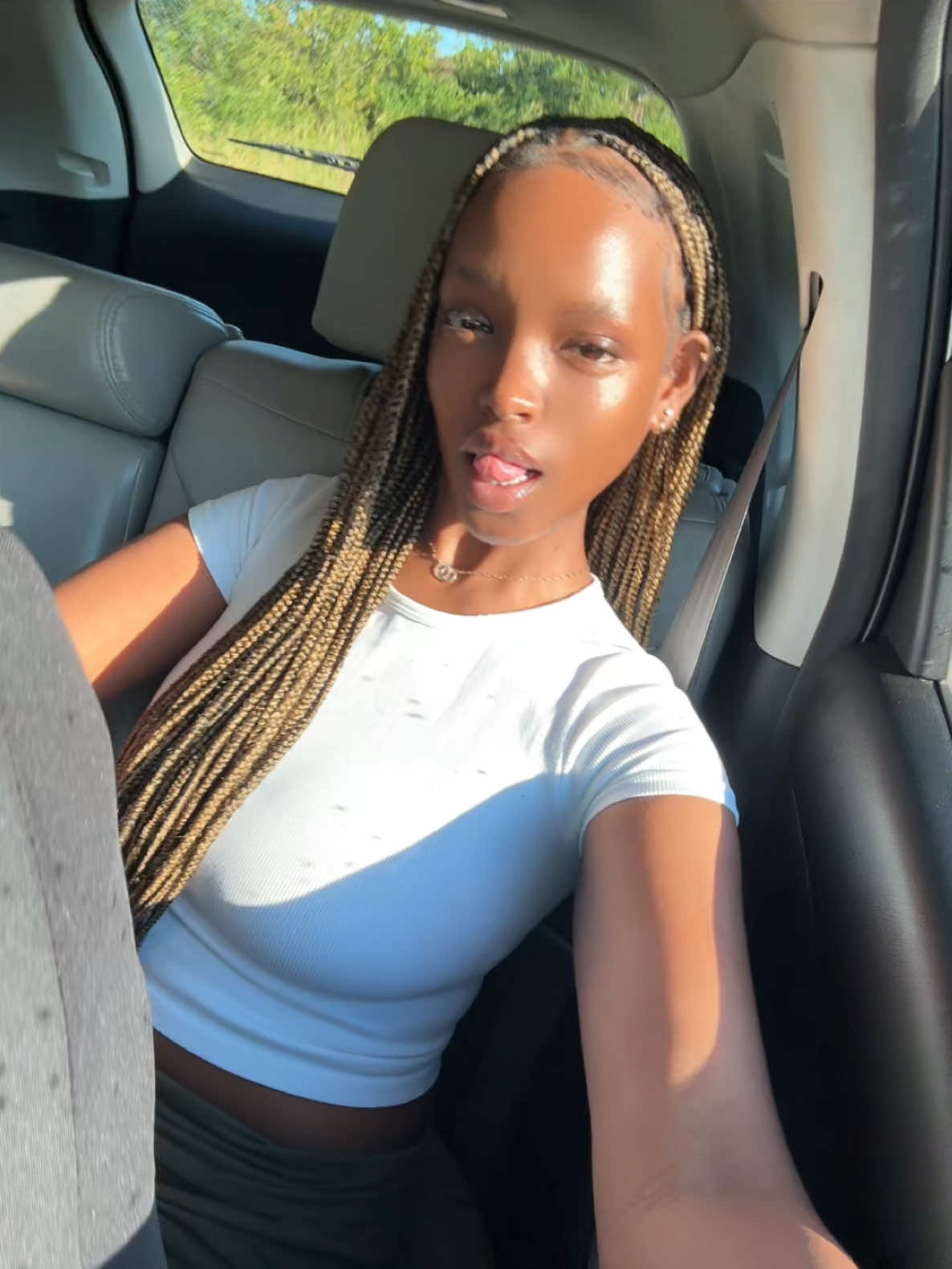@randomgyal_c