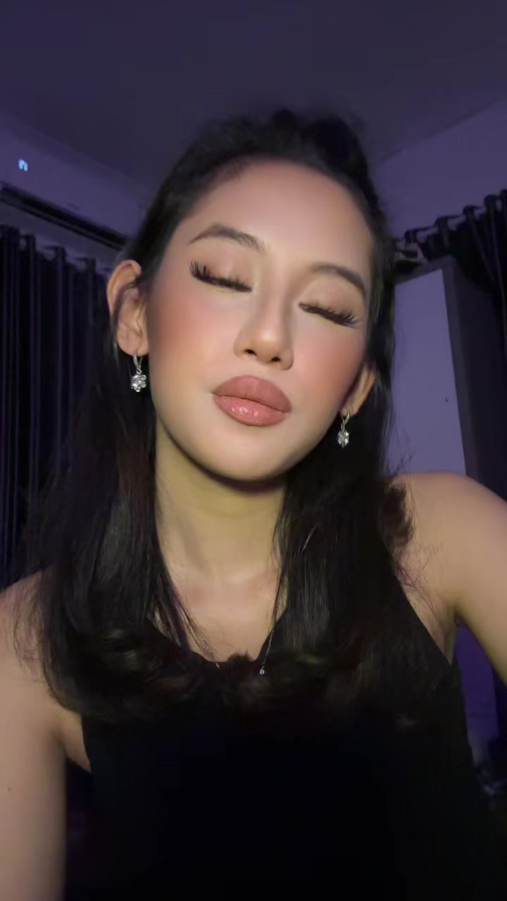 @anya