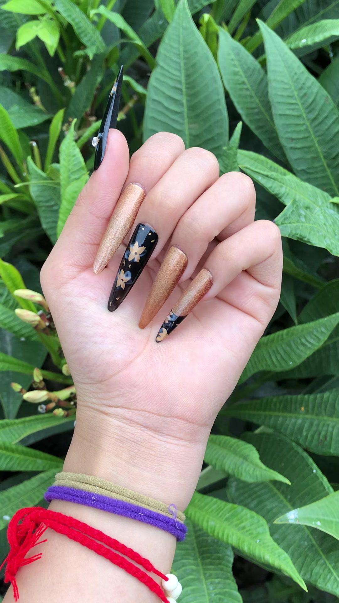 @JMhandmadepressonnails