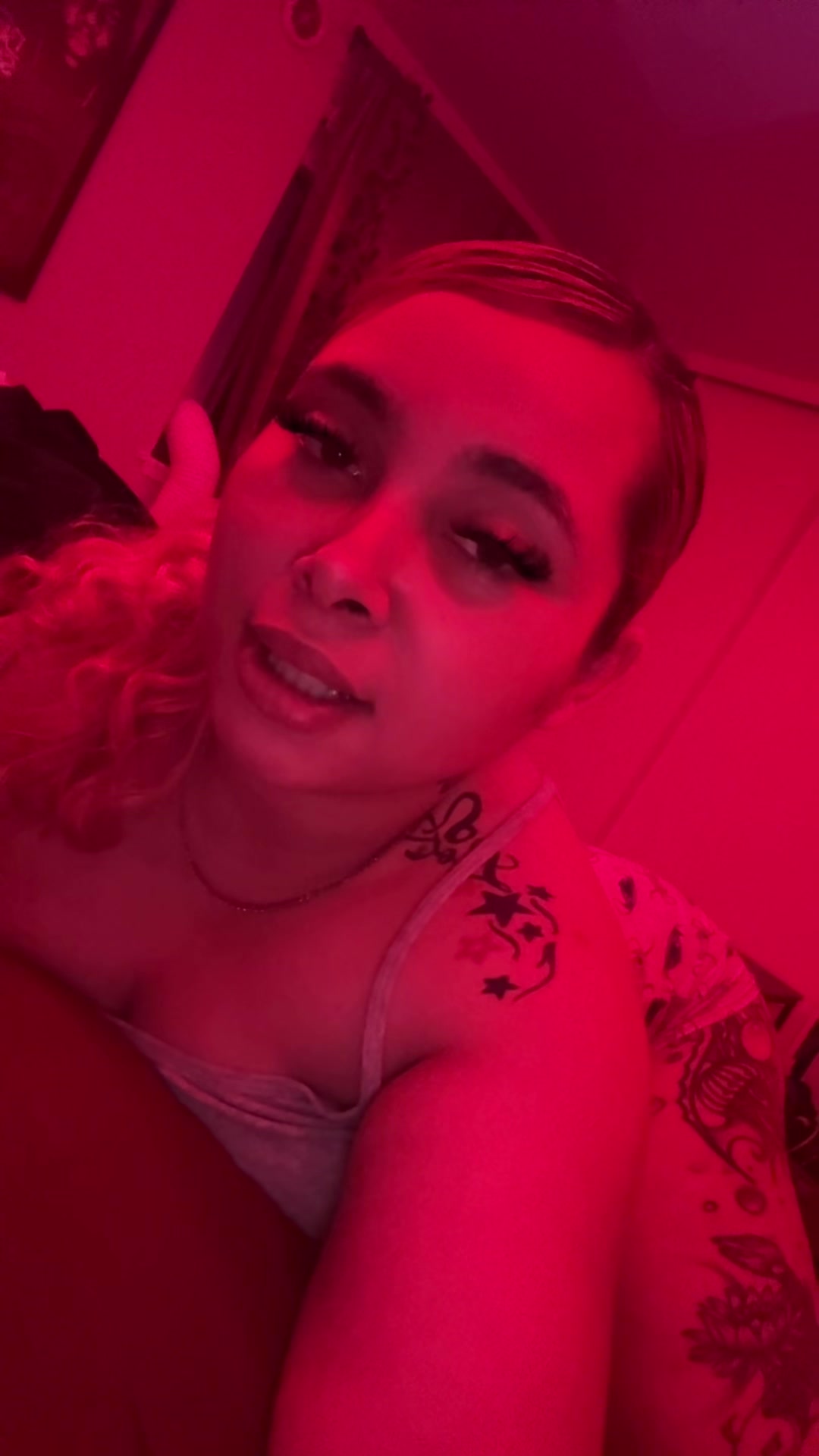 @Neeneecruz