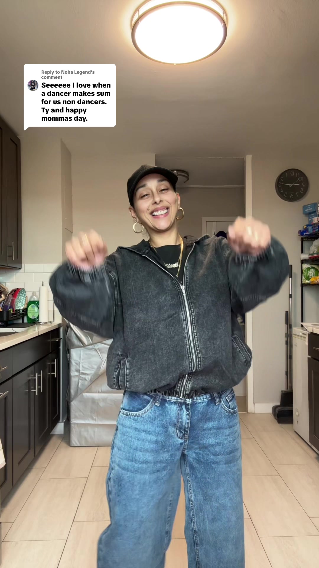 @momof4
