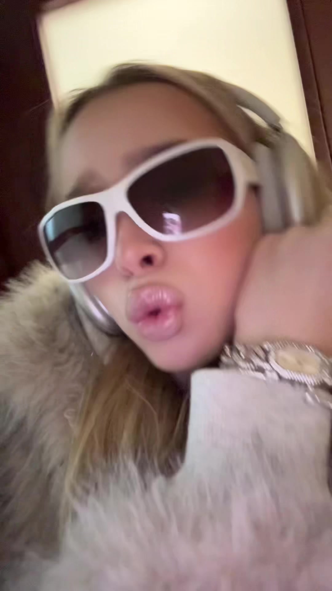 @lizzitak