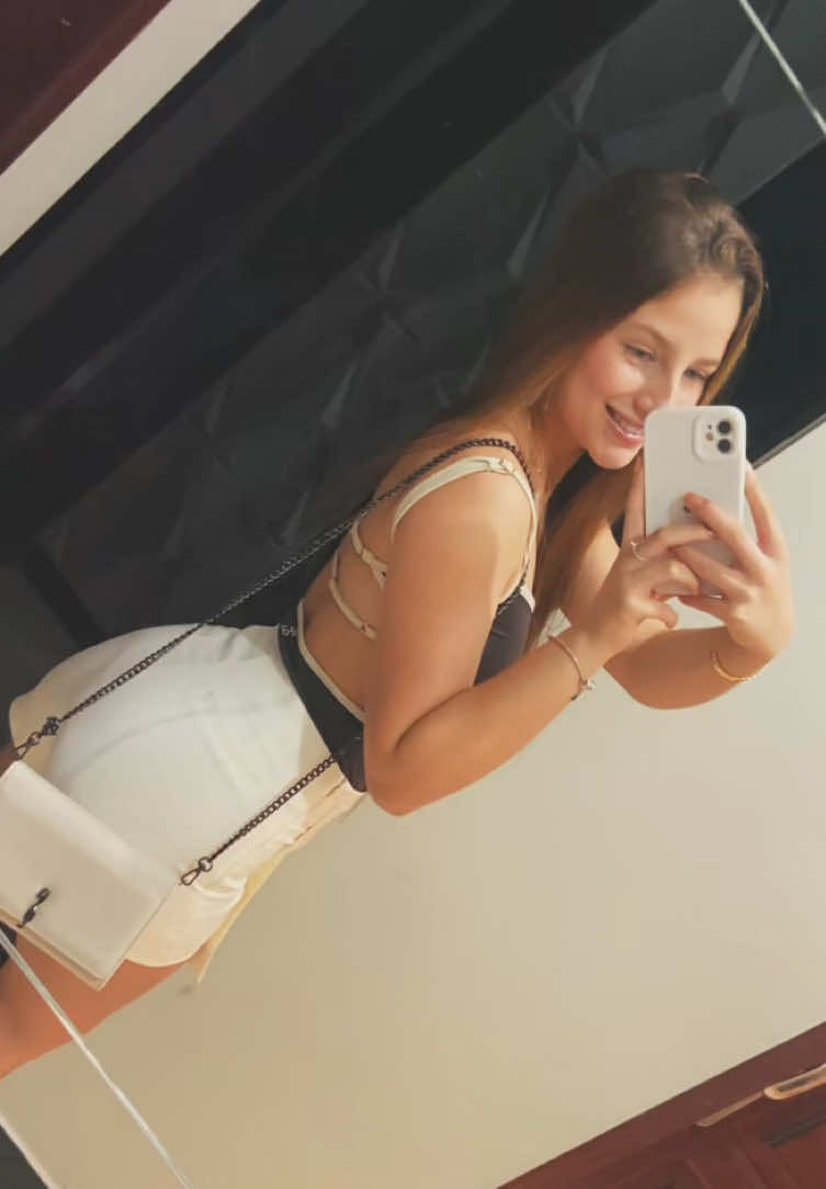 @Ariane C.