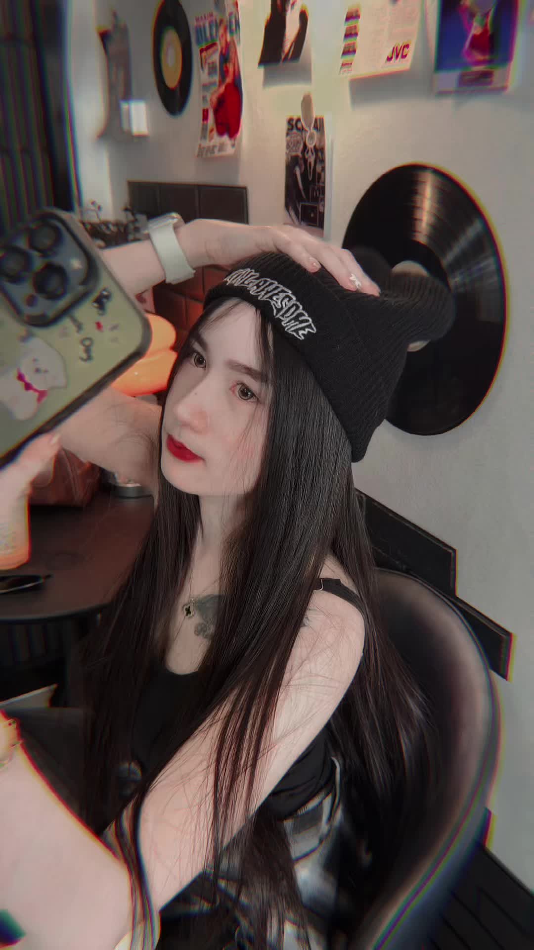 @P ɪ ᴍ M ʏ ♡︎ 🏳️🌈🎧🍒