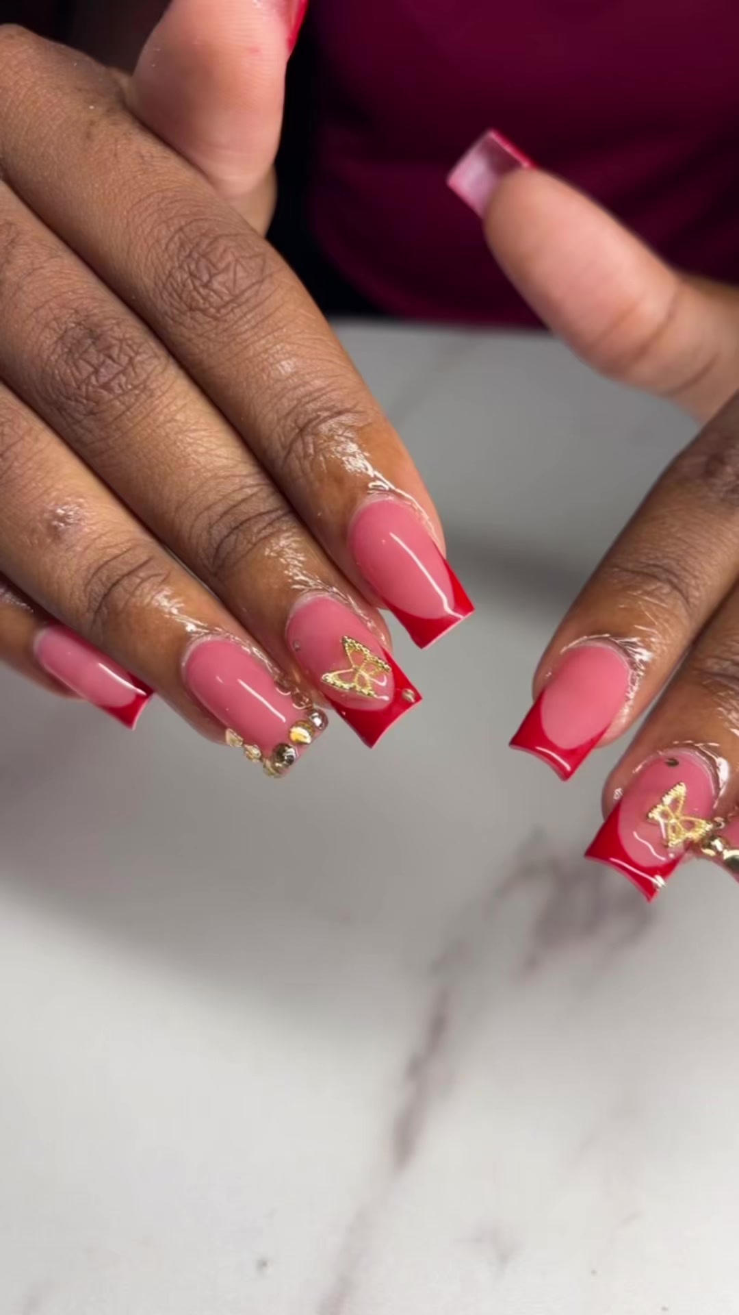 @NailsbyFabiana